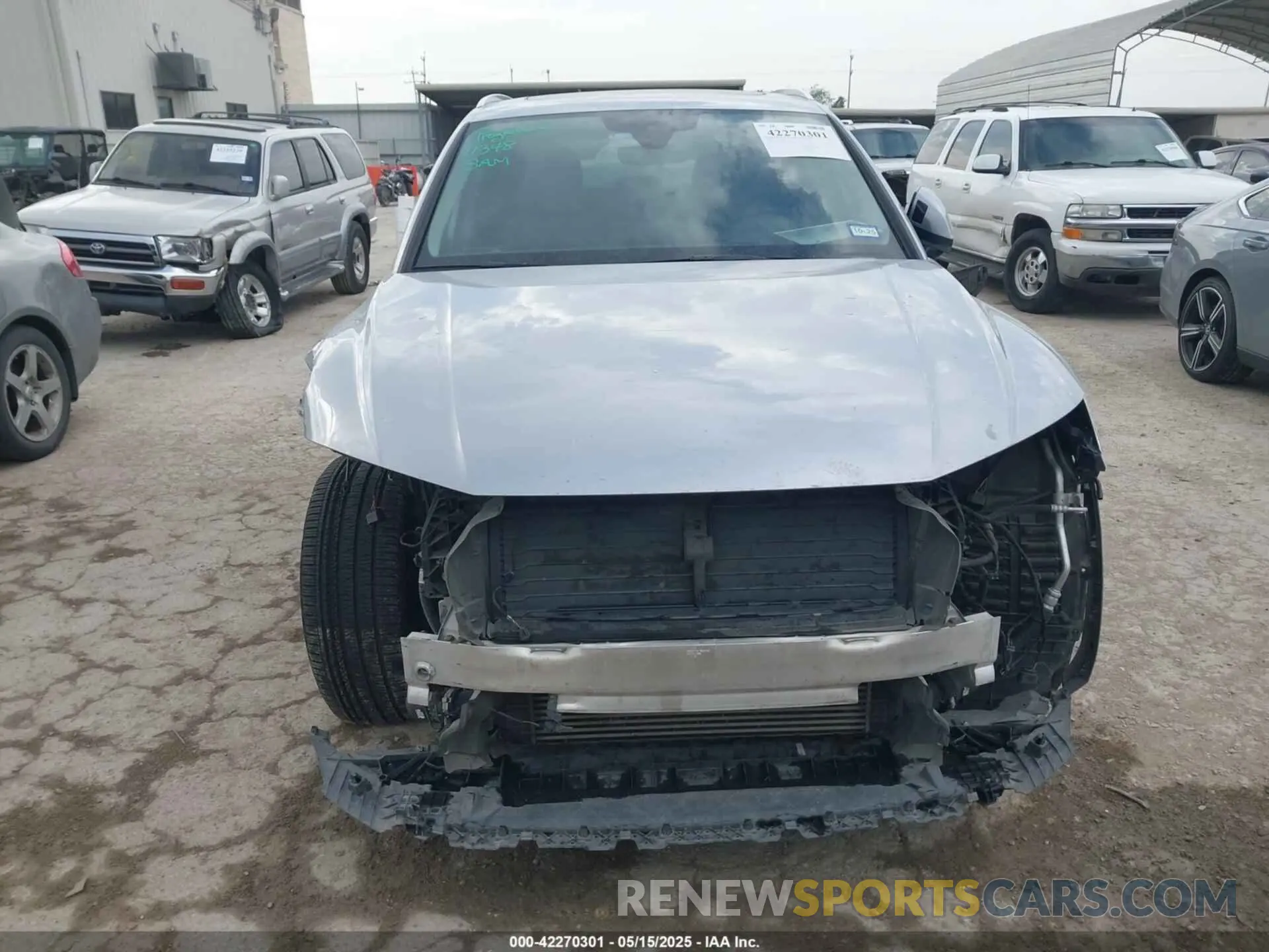 13 Photograph of a damaged car WA1EAAFY5N2130318 AUDI Q5 2022