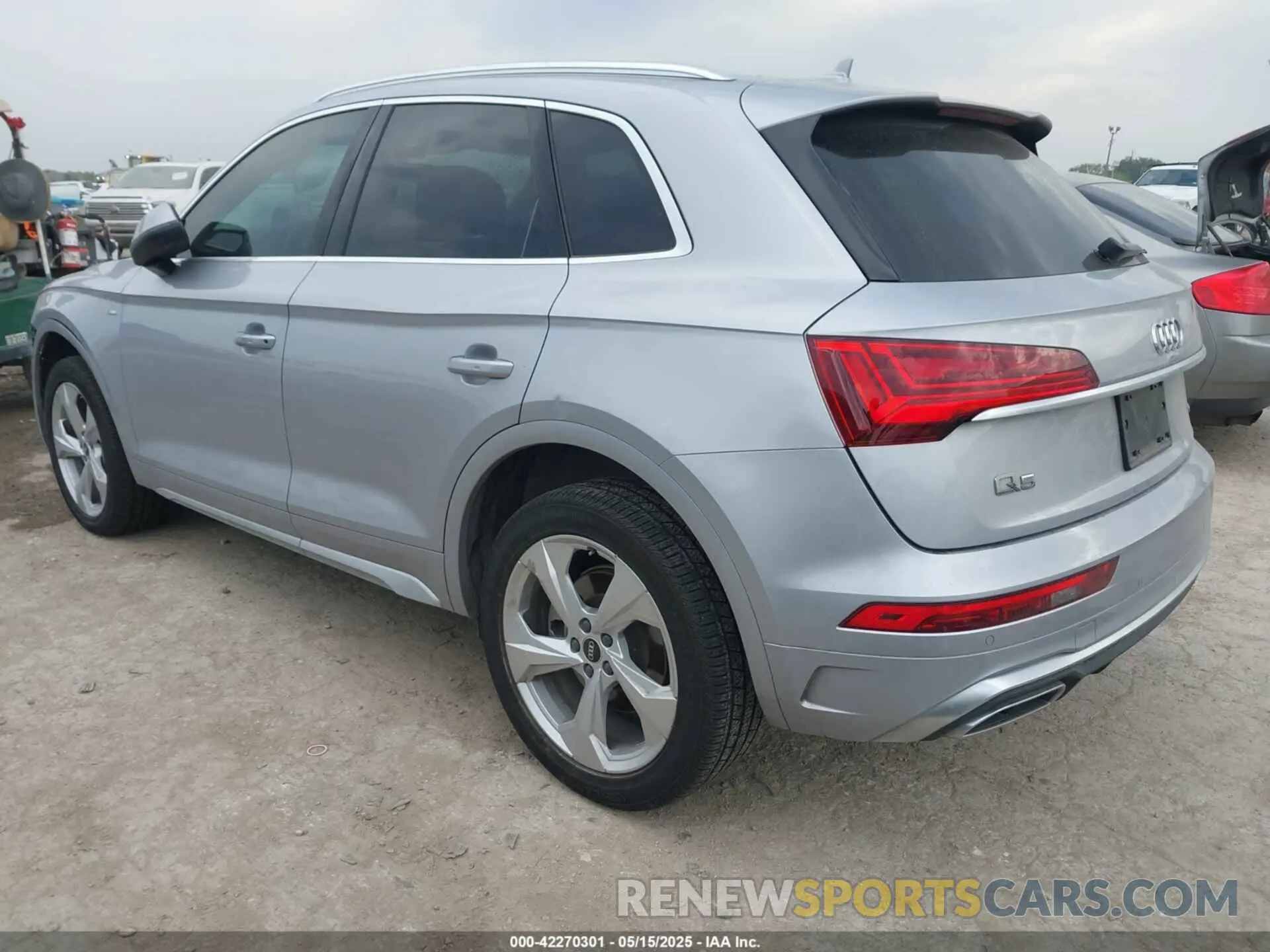 3 Photograph of a damaged car WA1EAAFY5N2130318 AUDI Q5 2022