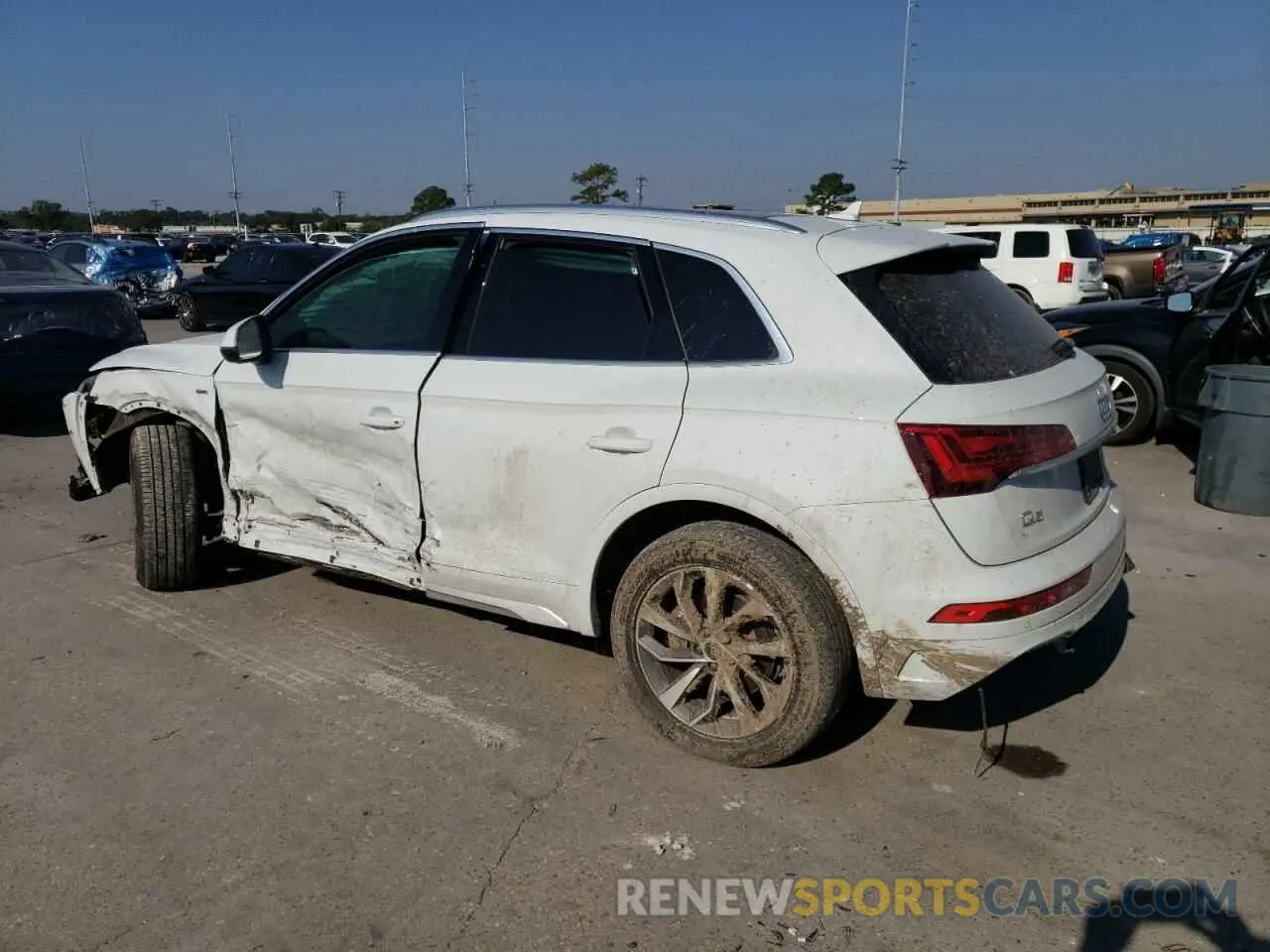 2 Photograph of a damaged car WA1EAAFY5N2133719 AUDI Q5 2022