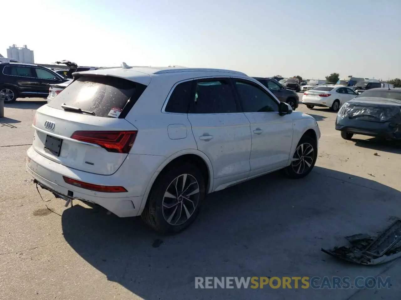 3 Photograph of a damaged car WA1EAAFY5N2133719 AUDI Q5 2022