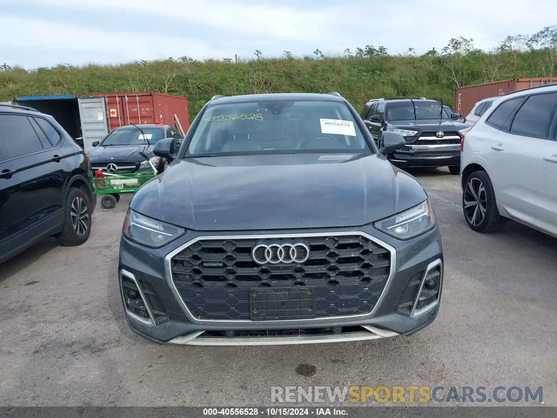 12 Photograph of a damaged car WA1EAAFY5N2136359 AUDI Q5 2022