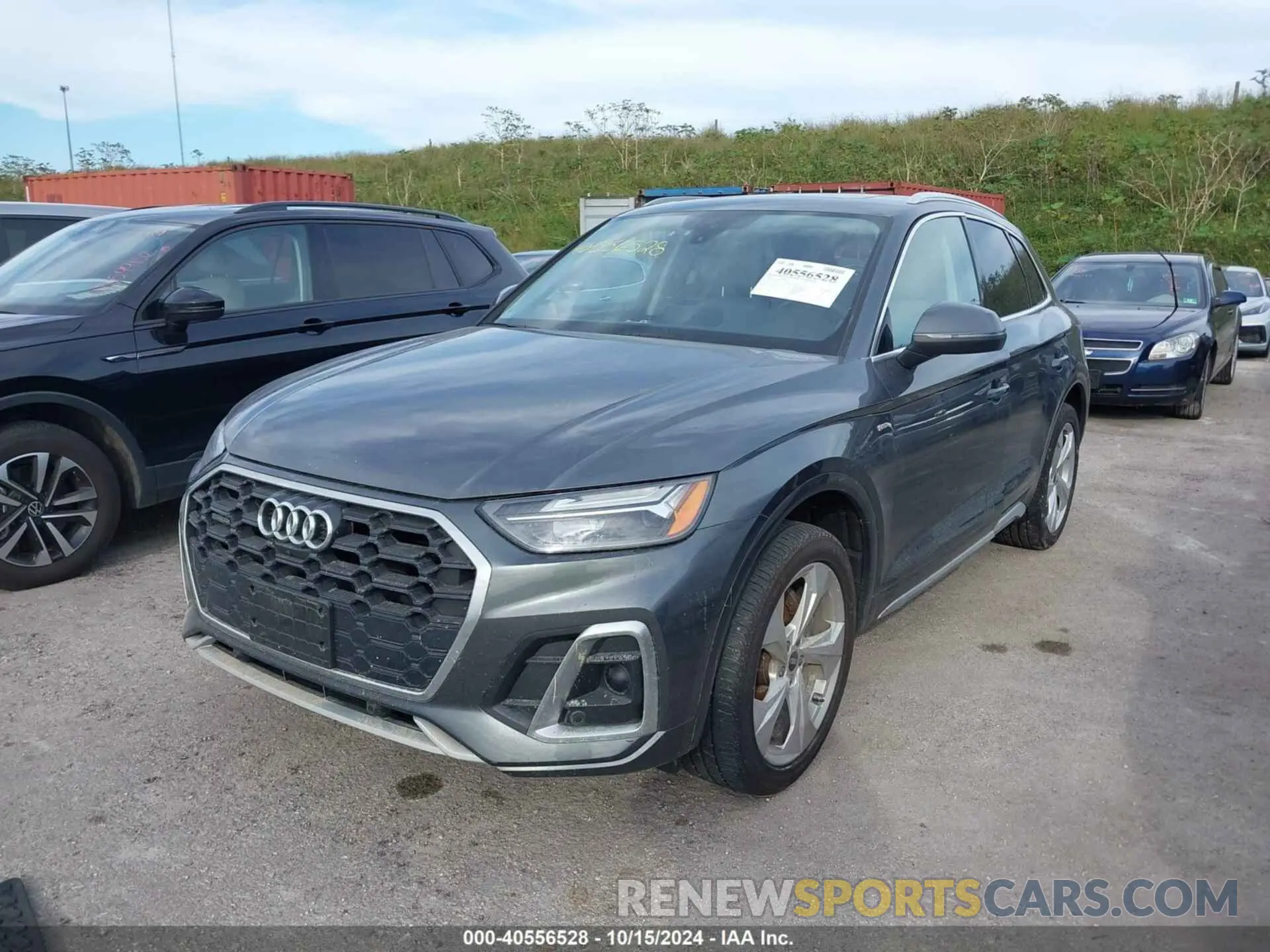 2 Photograph of a damaged car WA1EAAFY5N2136359 AUDI Q5 2022