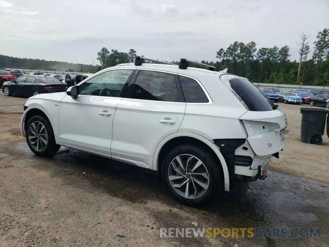 2 Photograph of a damaged car WA1EAAFY6N2071392 AUDI Q5 2022