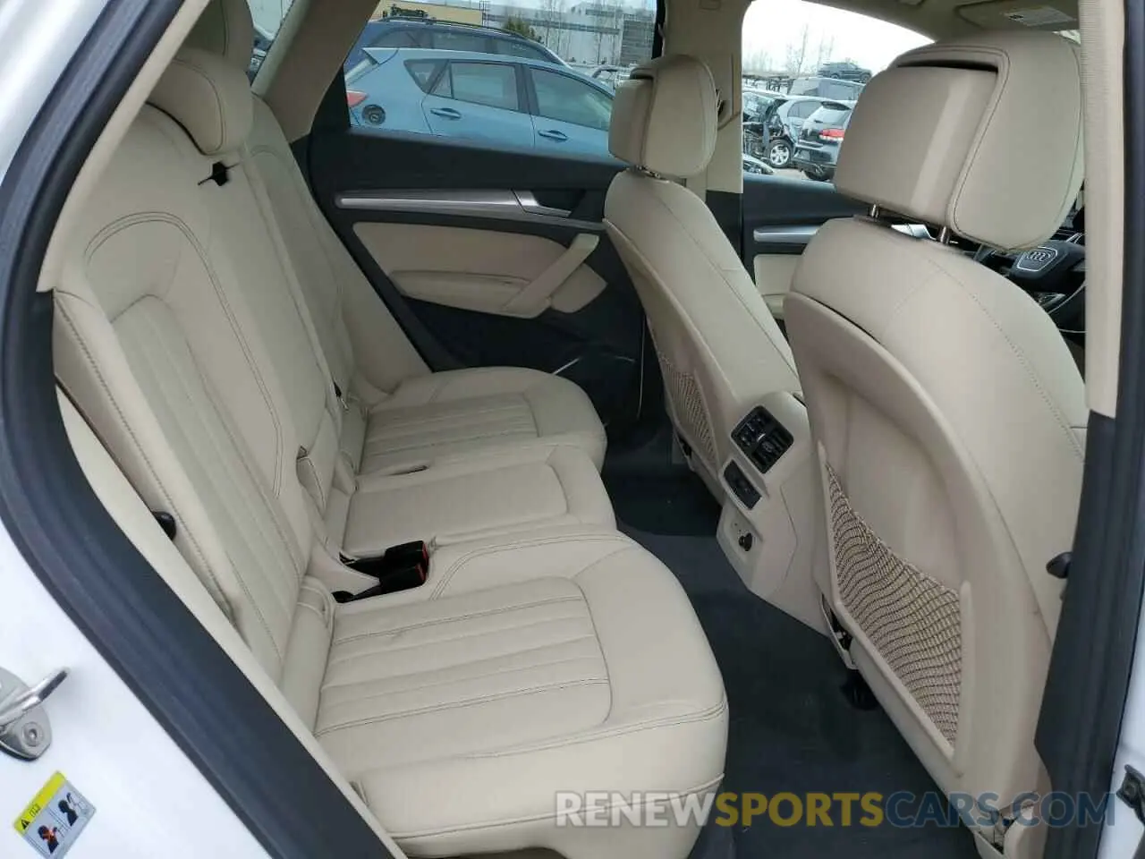 11 Photograph of a damaged car WA1EAAFY6N2086930 AUDI Q5 2022