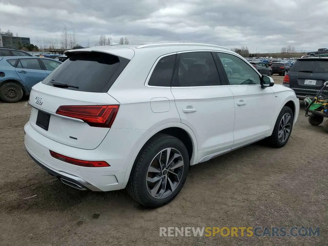 3 Photograph of a damaged car WA1EAAFY6N2086930 AUDI Q5 2022