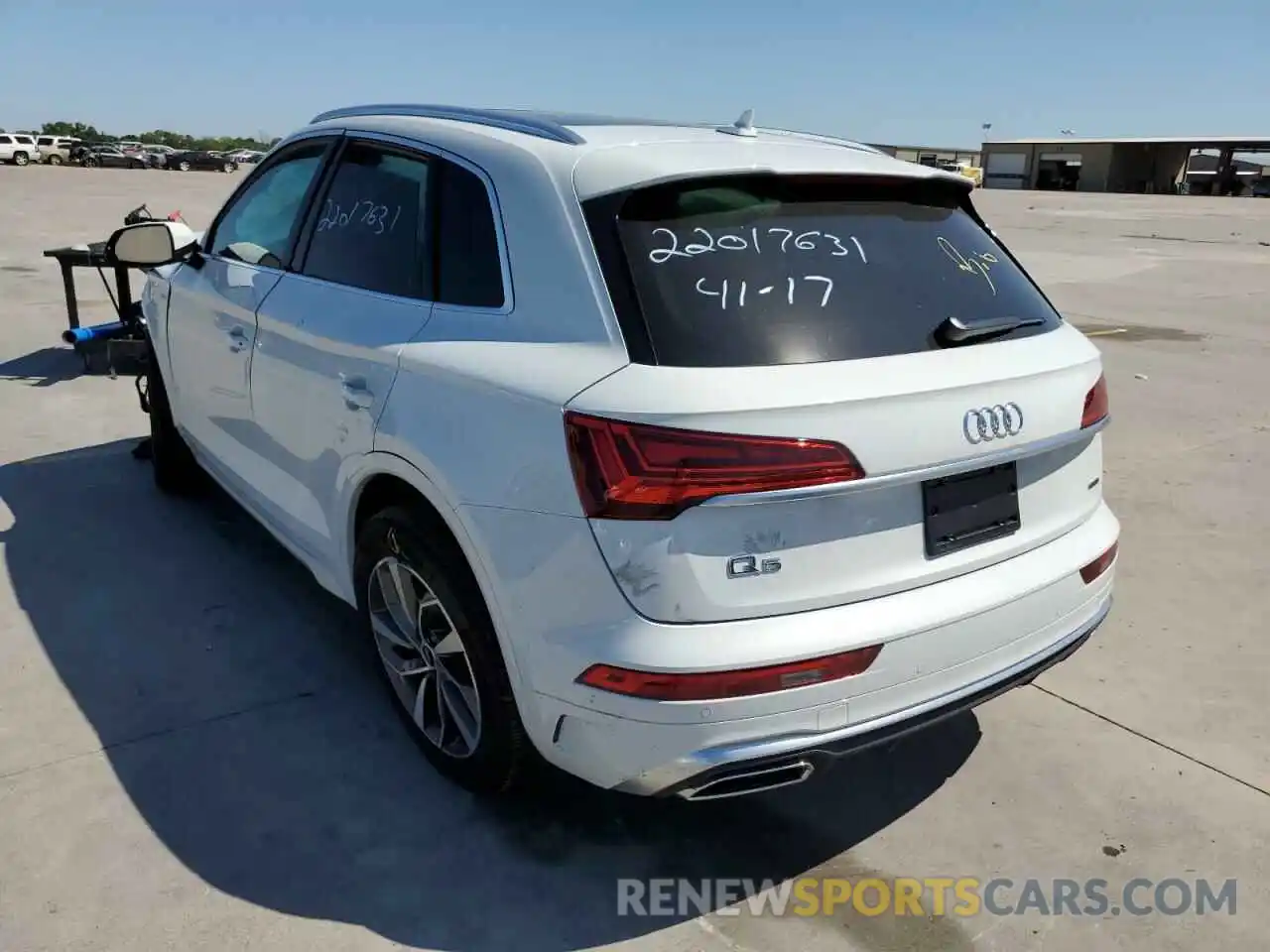 3 Photograph of a damaged car WA1EAAFY6N2092856 AUDI Q5 2022