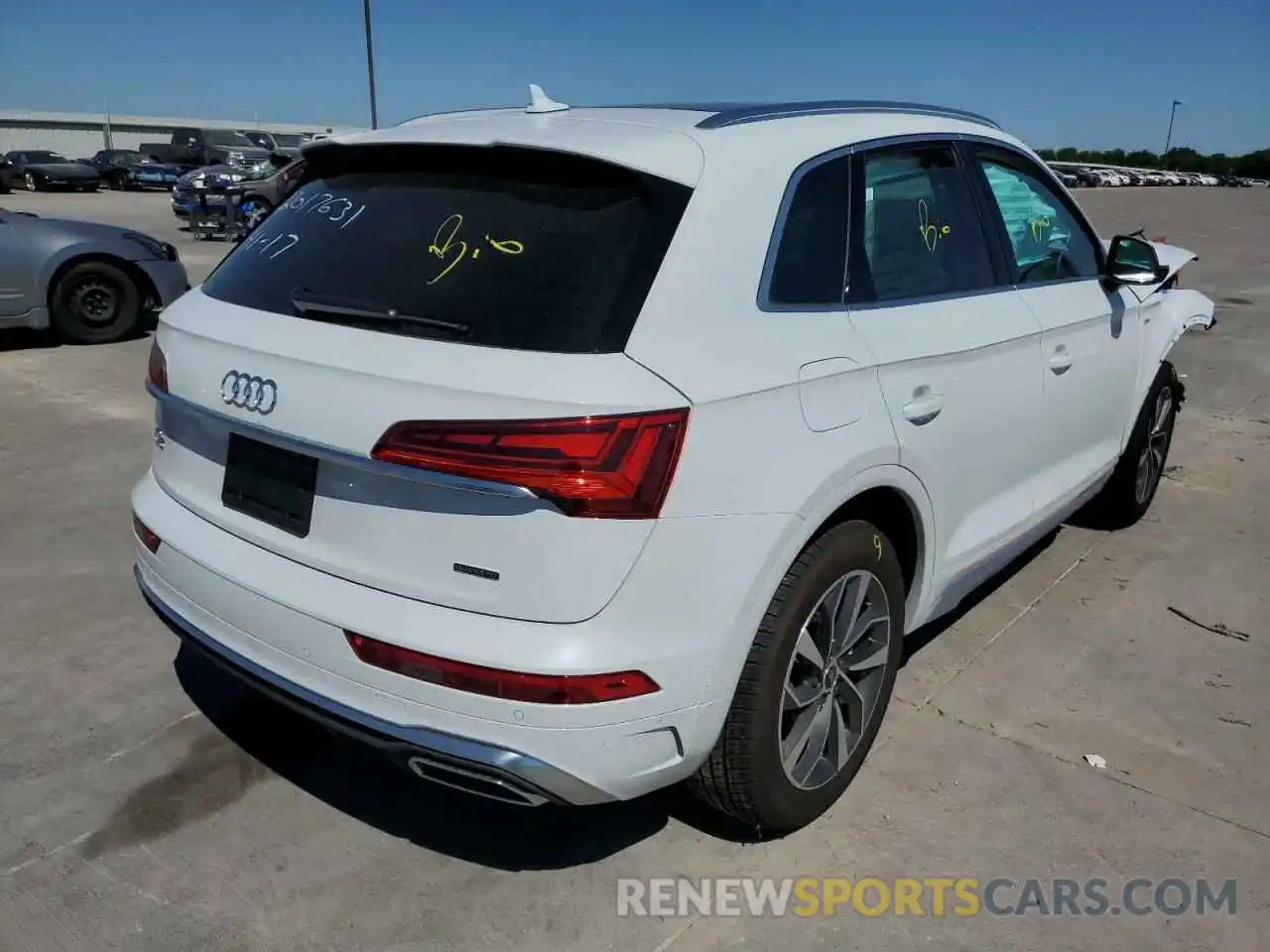 4 Photograph of a damaged car WA1EAAFY6N2092856 AUDI Q5 2022