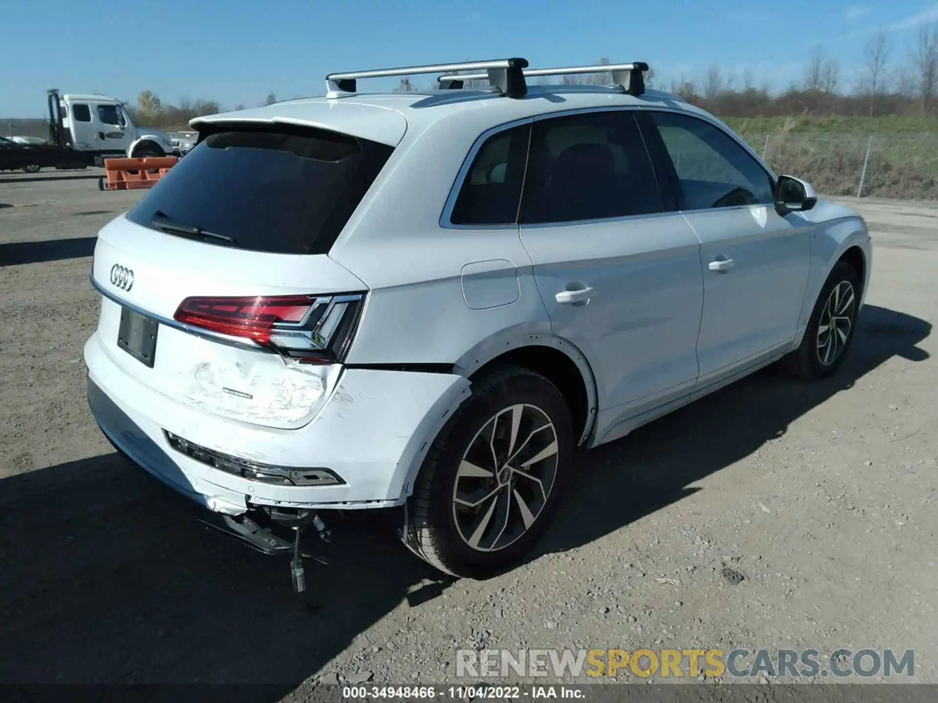 4 Photograph of a damaged car WA1EAAFY6N2111115 AUDI Q5 2022