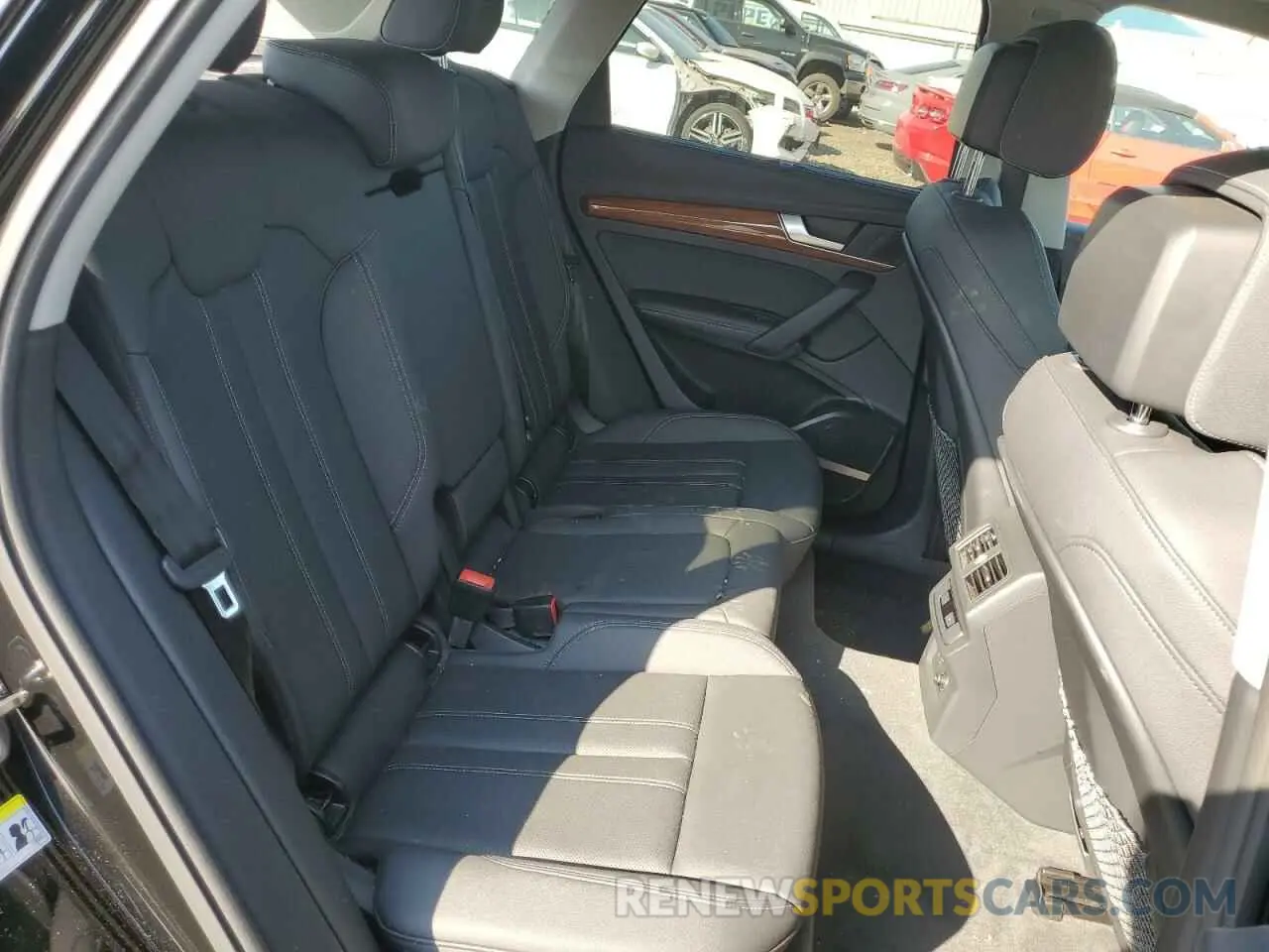 11 Photograph of a damaged car WA1EAAFY7N2047263 AUDI Q5 2022