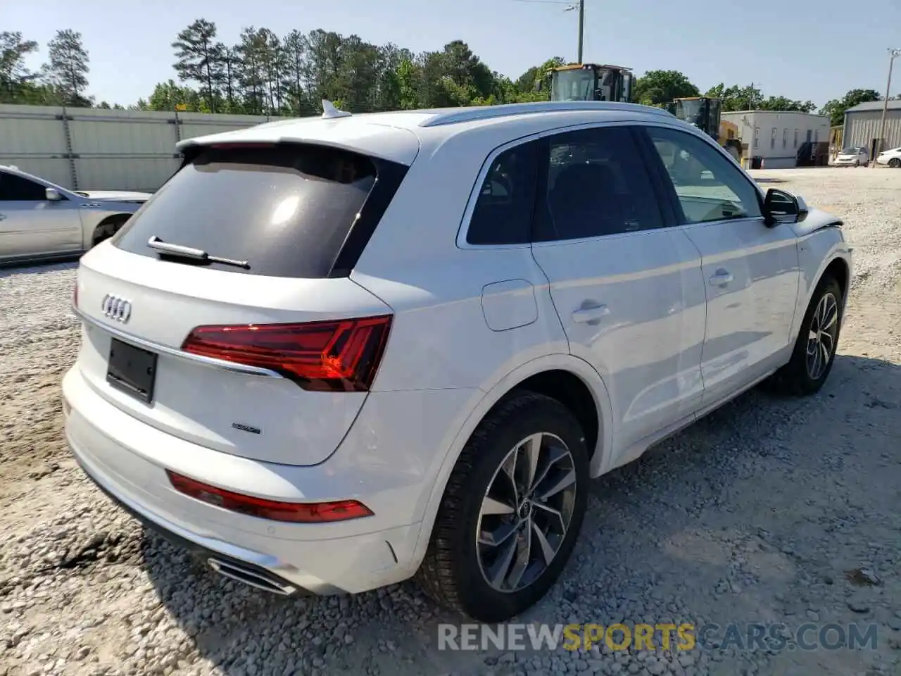 4 Photograph of a damaged car WA1EAAFY7N2072809 AUDI Q5 2022