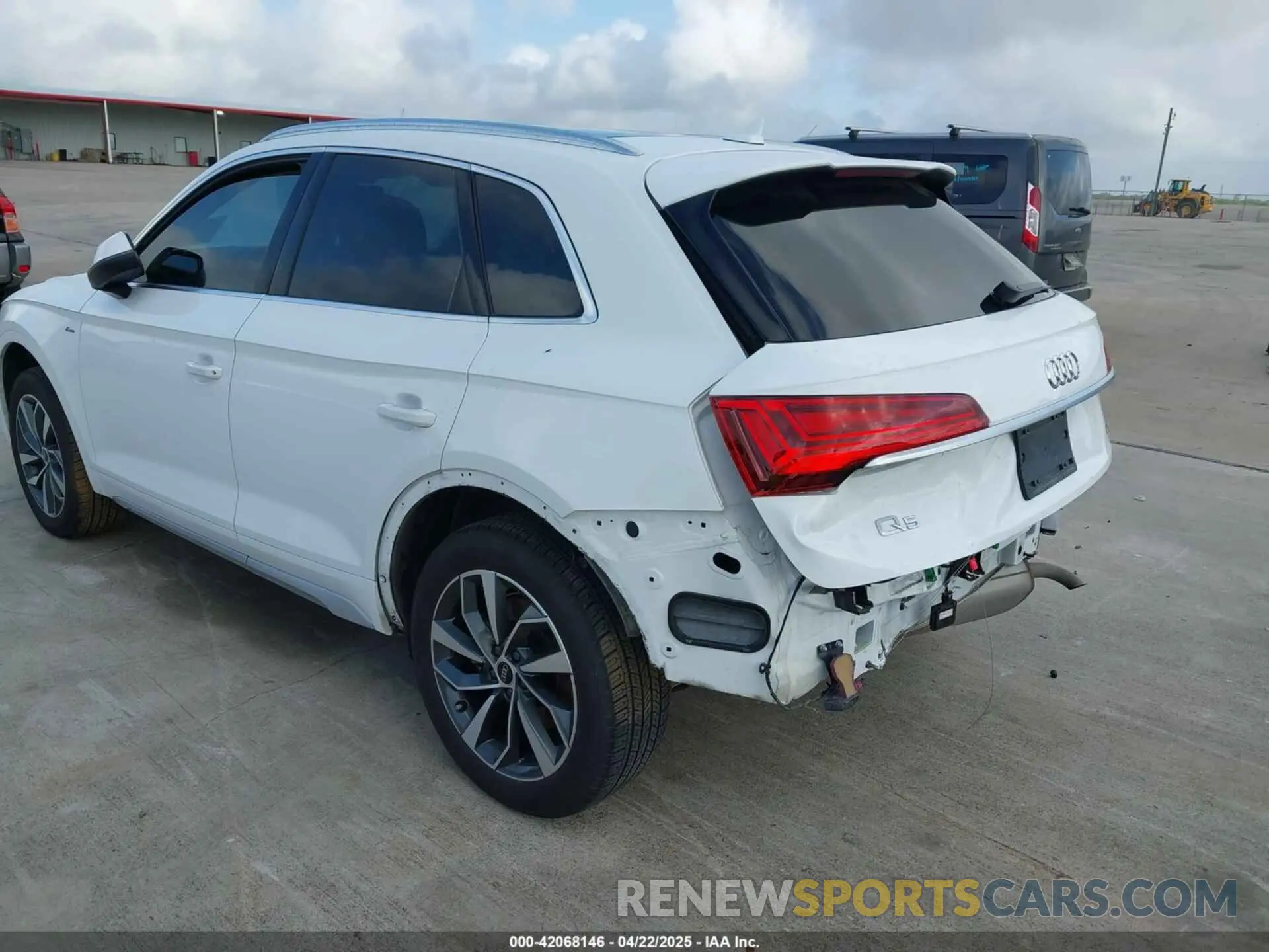 3 Photograph of a damaged car WA1EAAFY7N2088928 AUDI Q5 2022
