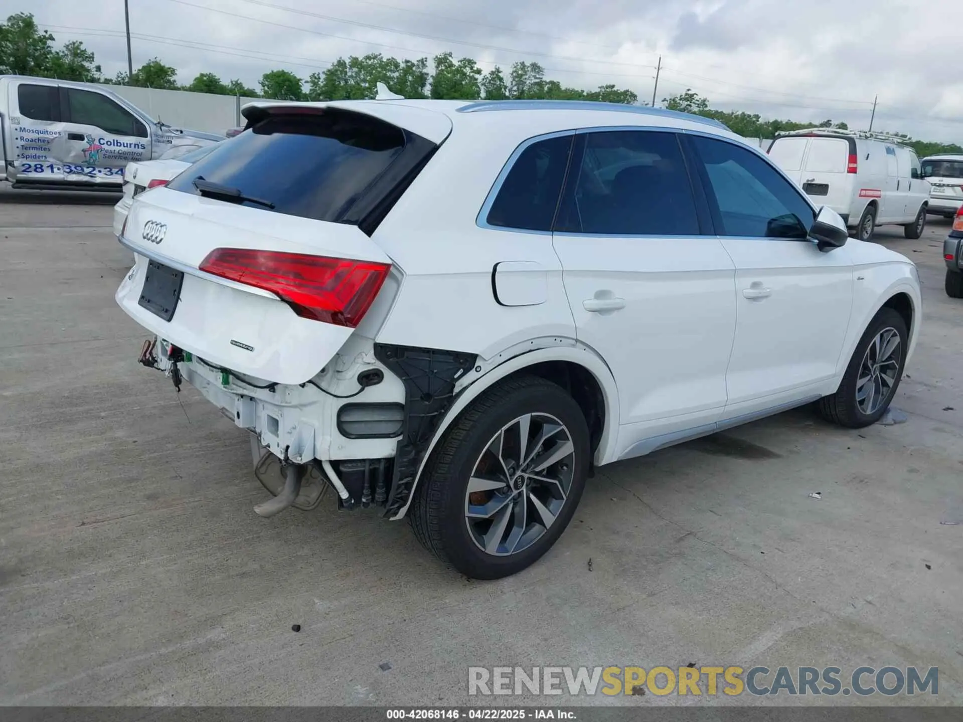 4 Photograph of a damaged car WA1EAAFY7N2088928 AUDI Q5 2022