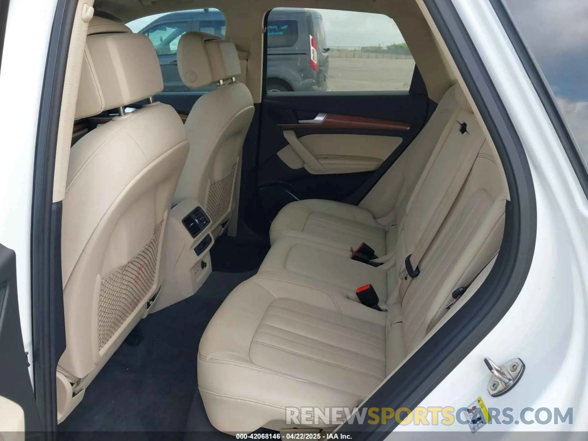 8 Photograph of a damaged car WA1EAAFY7N2088928 AUDI Q5 2022