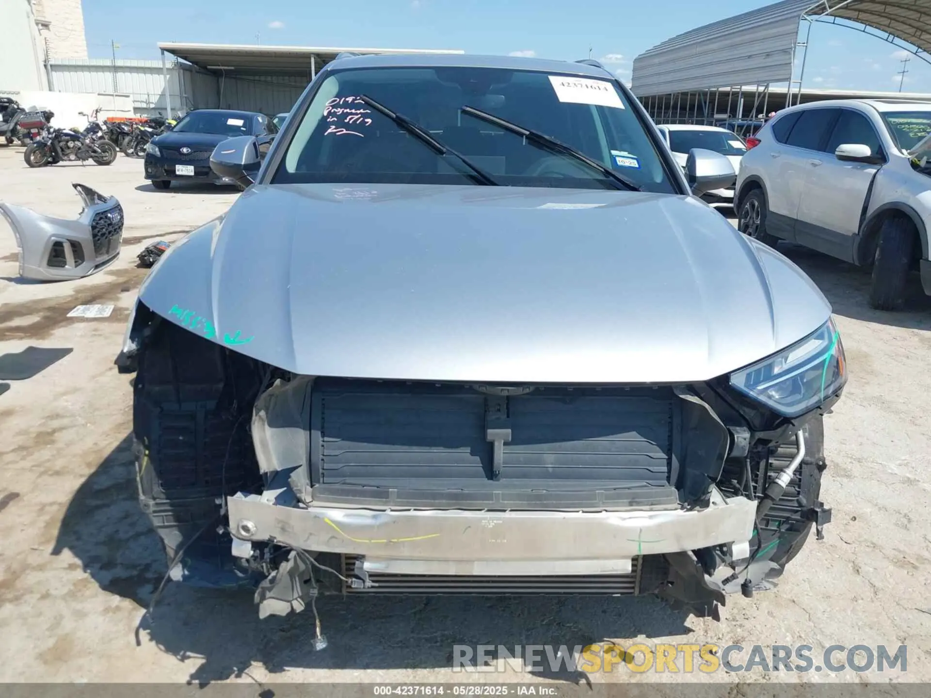 13 Photograph of a damaged car WA1EAAFY7N2134077 AUDI Q5 2022