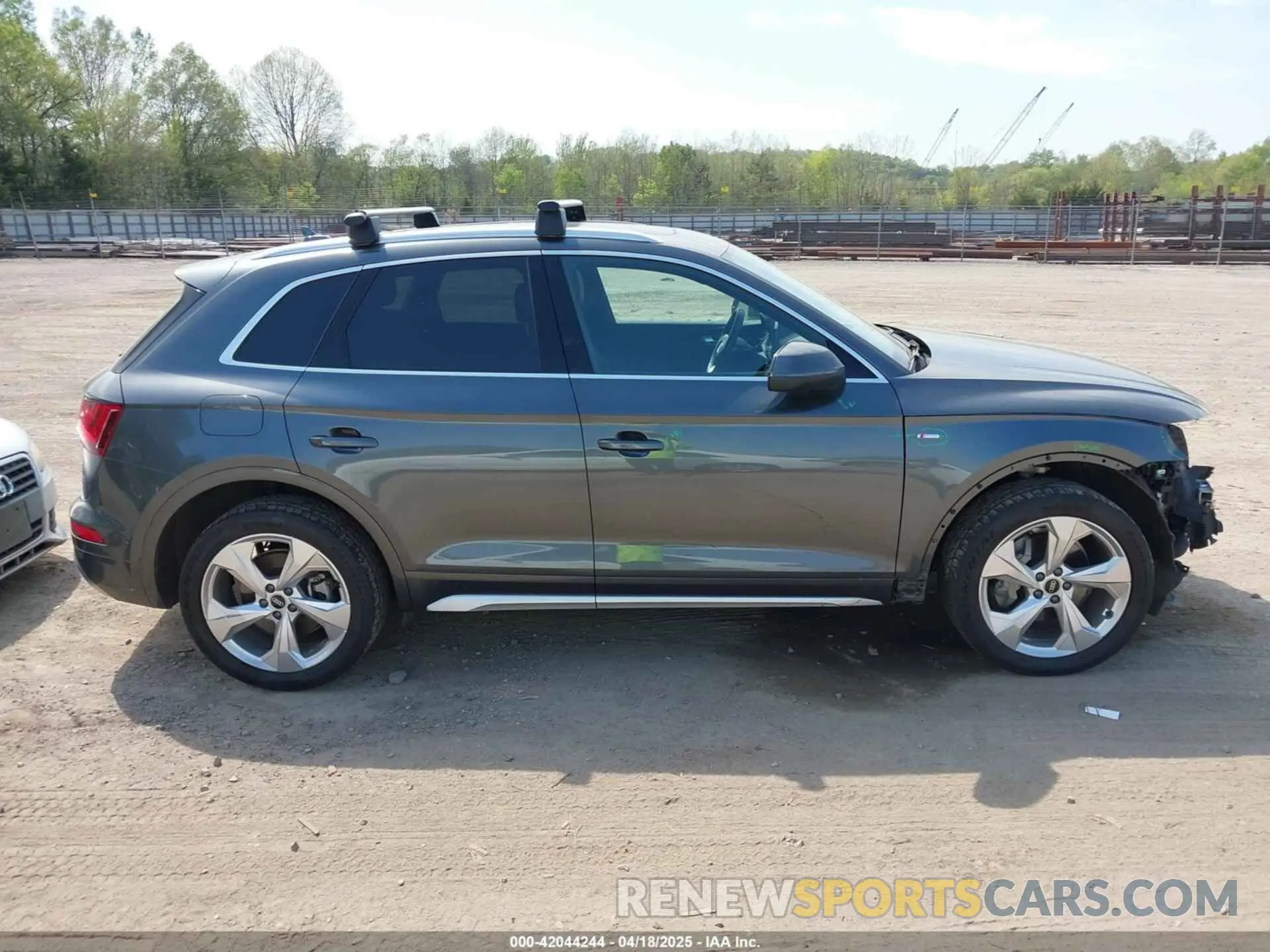 13 Photograph of a damaged car WA1EAAFY8N2001294 AUDI Q5 2022