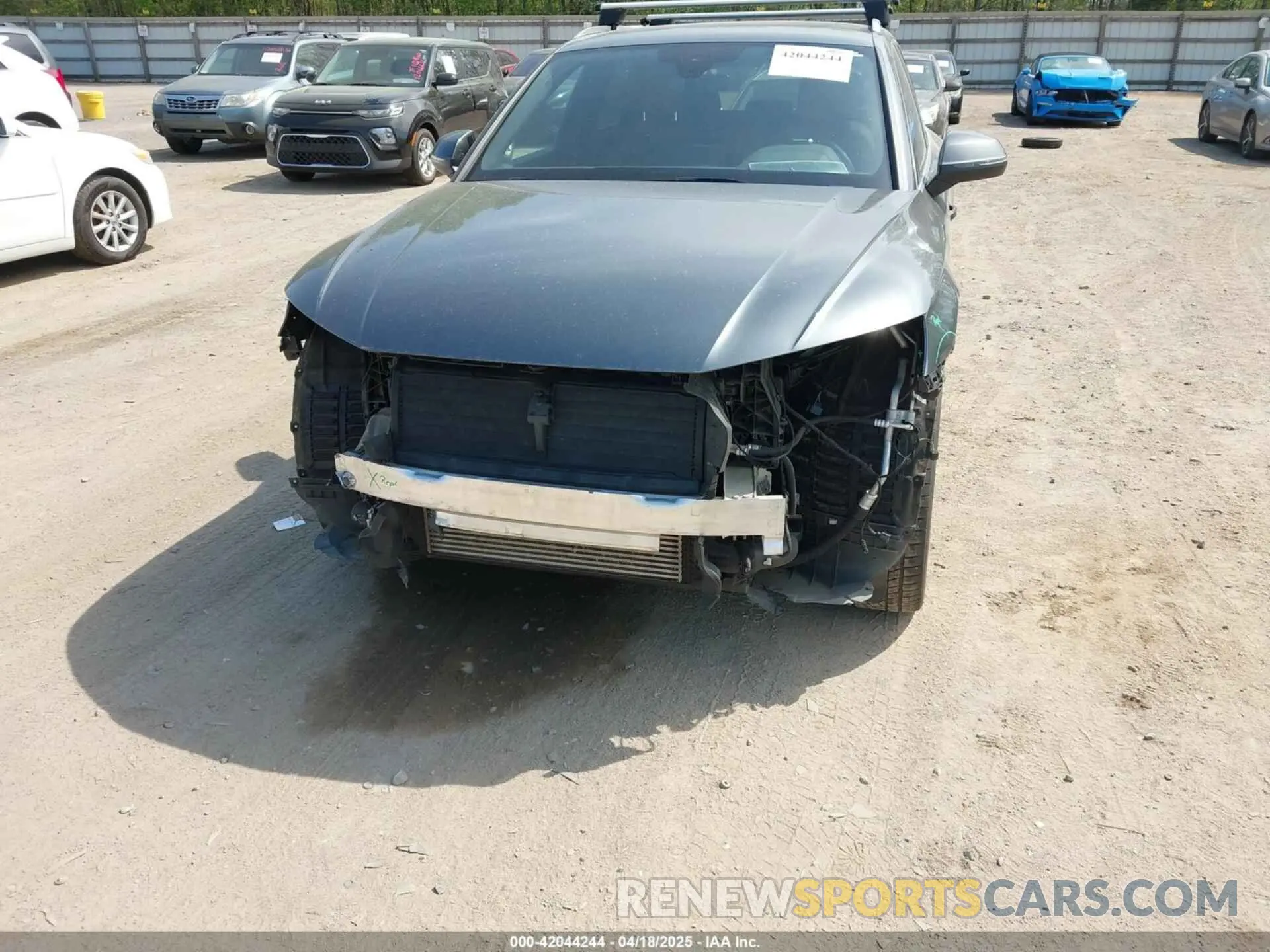 6 Photograph of a damaged car WA1EAAFY8N2001294 AUDI Q5 2022