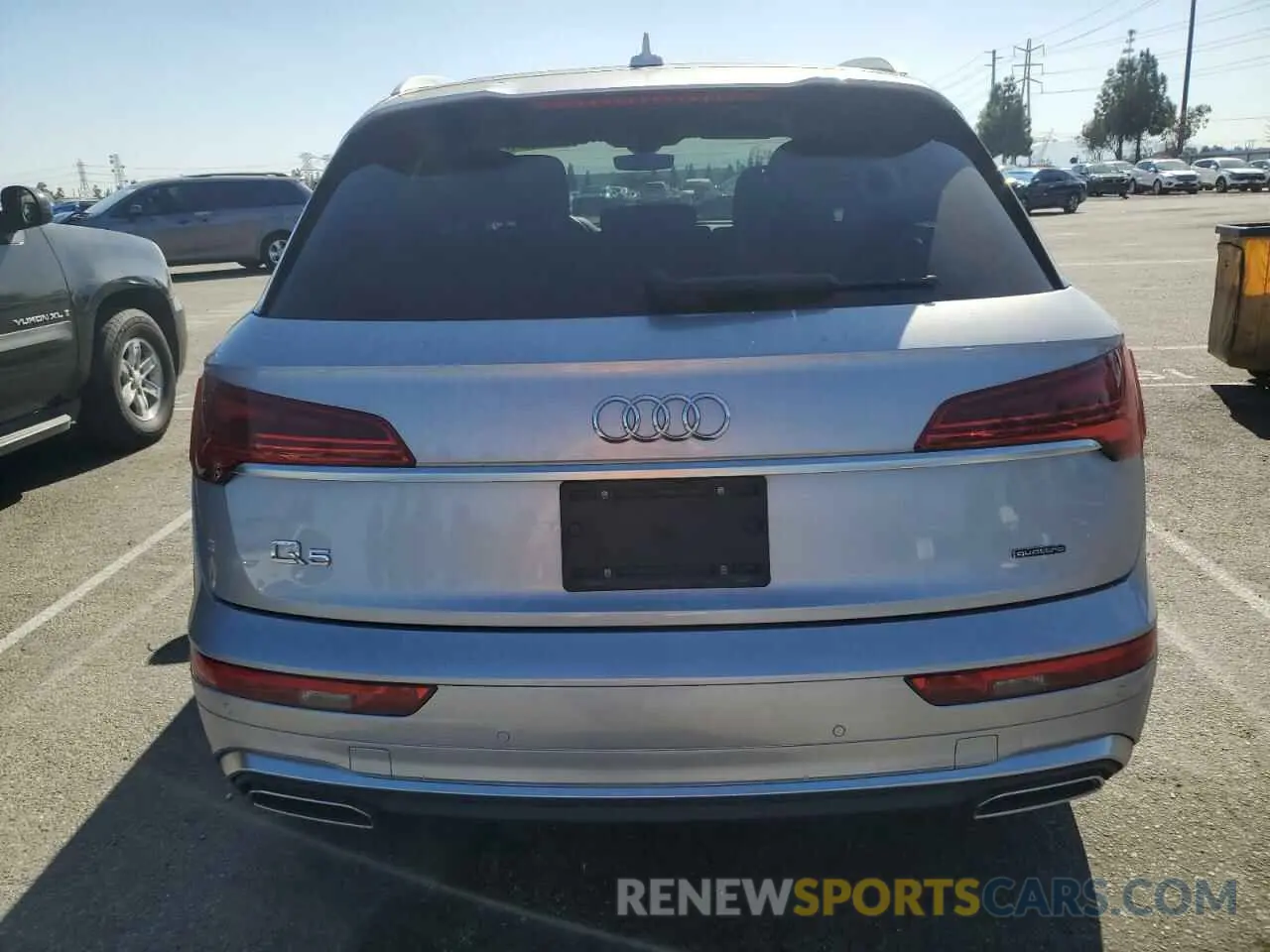 6 Photograph of a damaged car WA1EAAFY8N2014658 AUDI Q5 2022