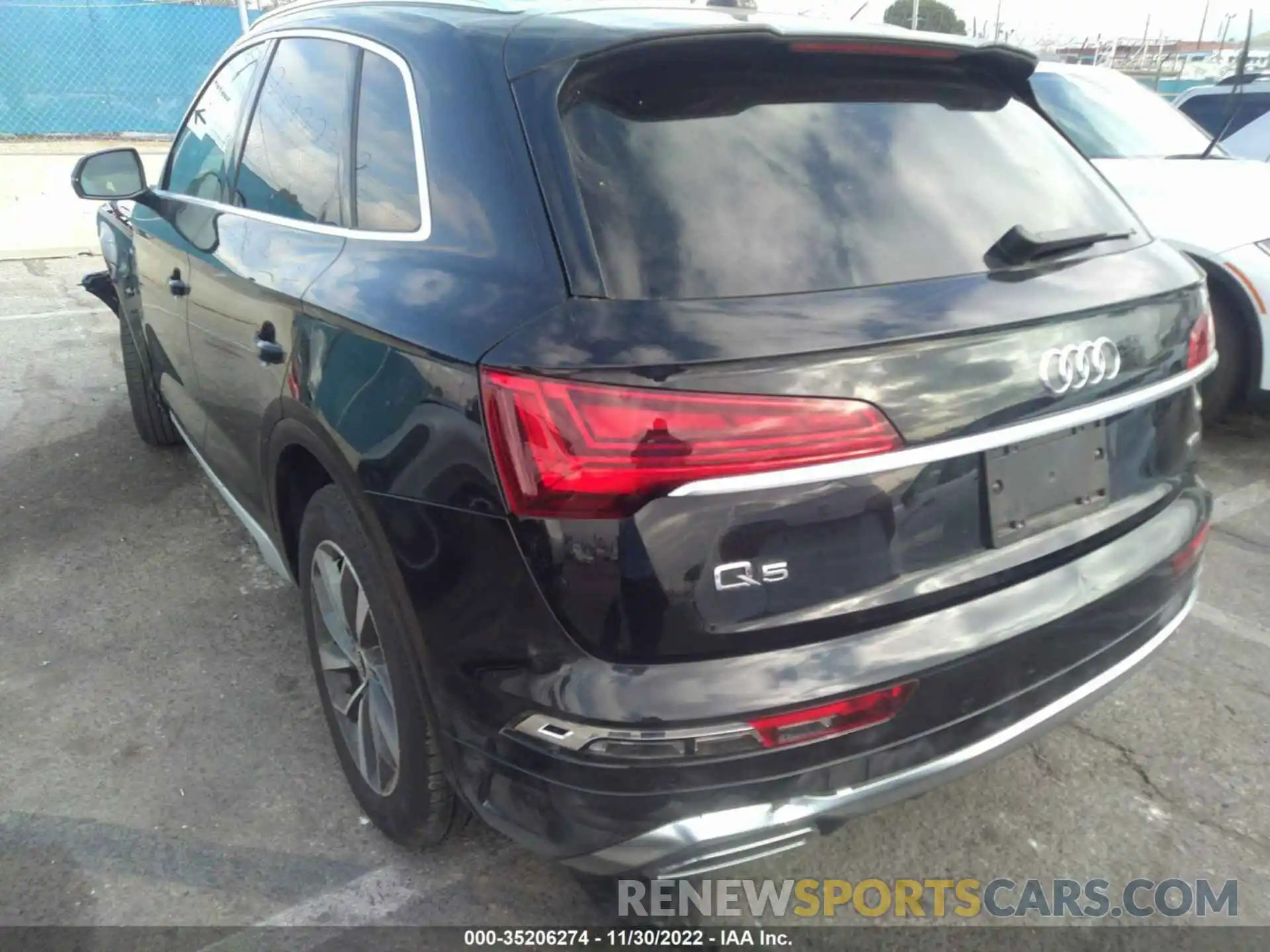 3 Photograph of a damaged car WA1EAAFY8N2018564 AUDI Q5 2022