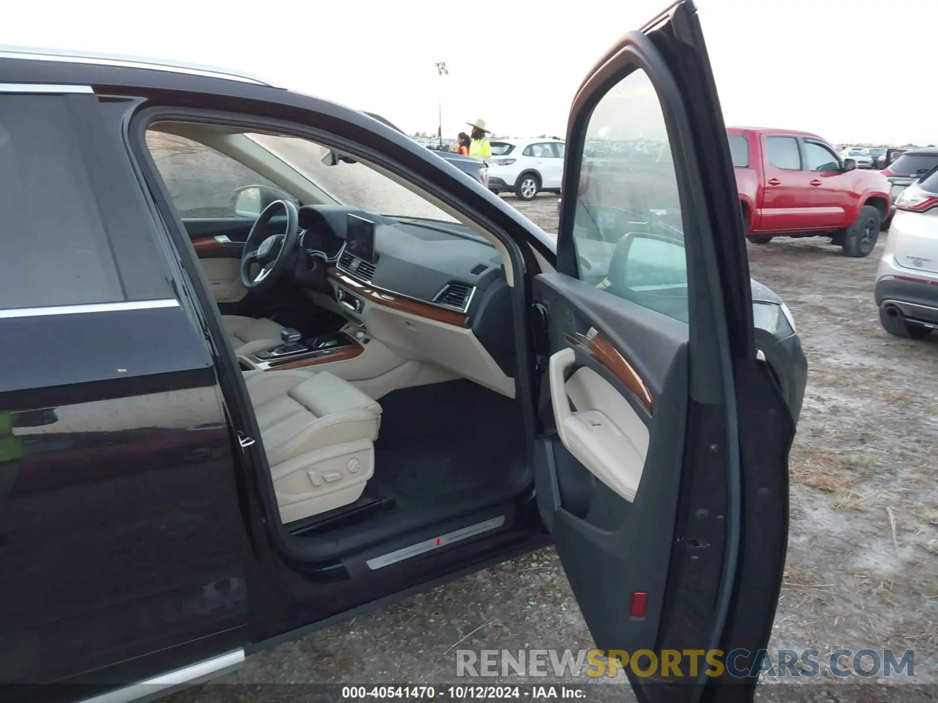 5 Photograph of a damaged car WA1EAAFY8N2025692 AUDI Q5 2022