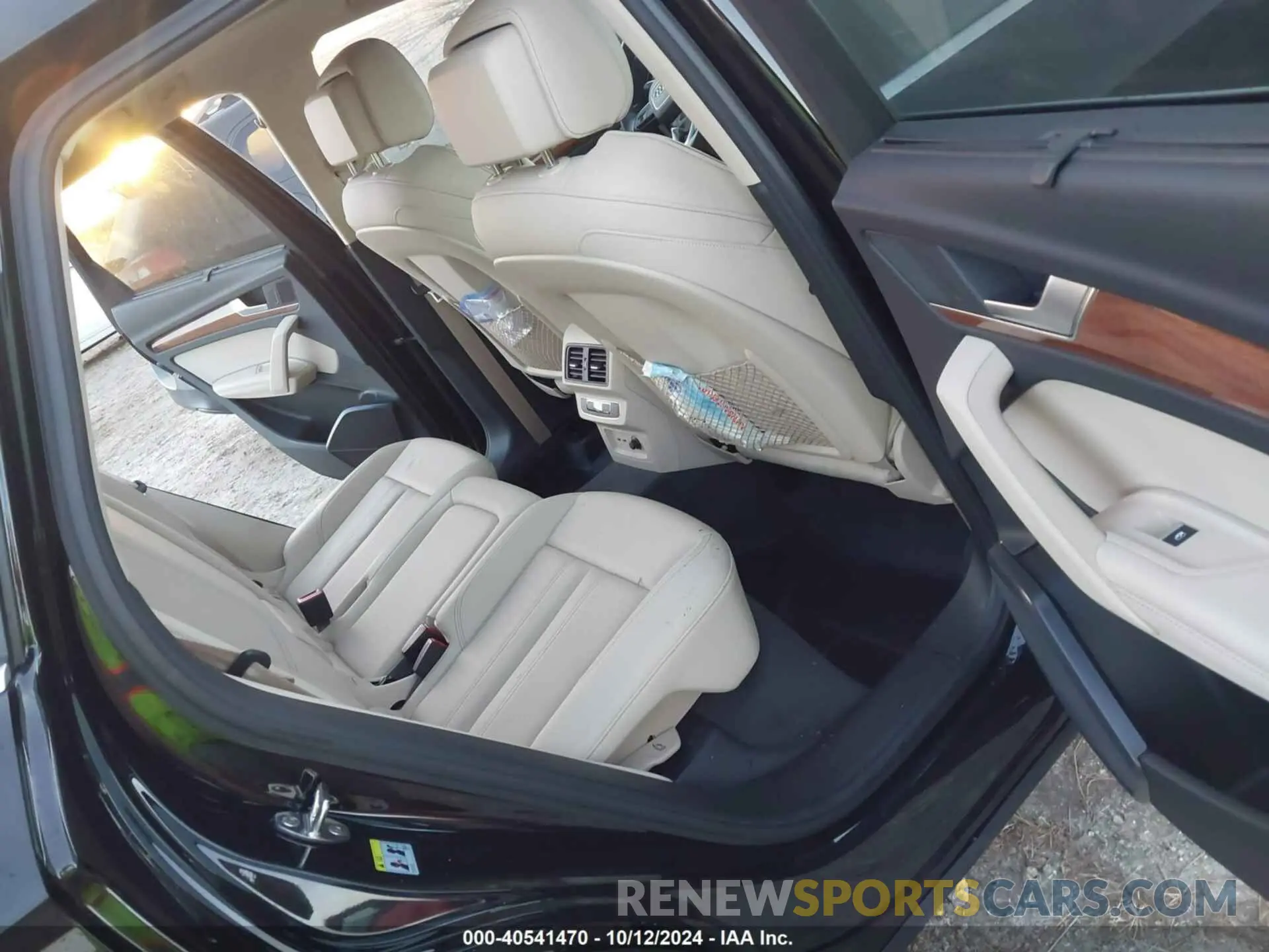 8 Photograph of a damaged car WA1EAAFY8N2025692 AUDI Q5 2022