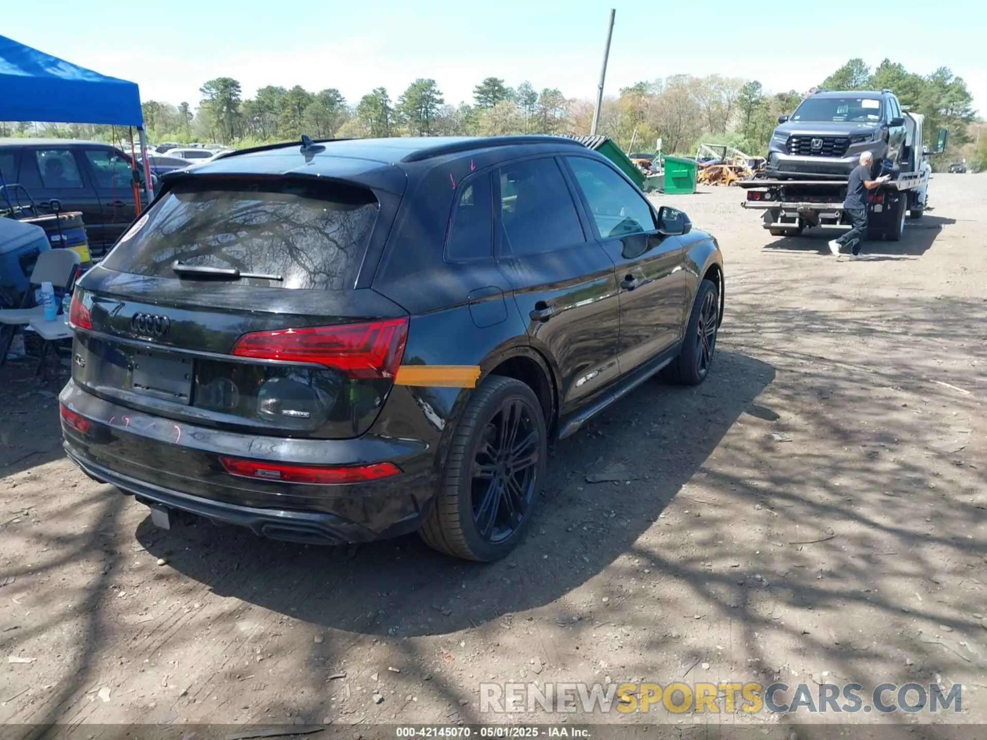 4 Photograph of a damaged car WA1EAAFY8N2027958 AUDI Q5 2022