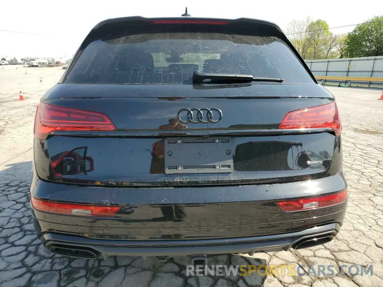 6 Photograph of a damaged car WA1EAAFY8N2054528 AUDI Q5 2022