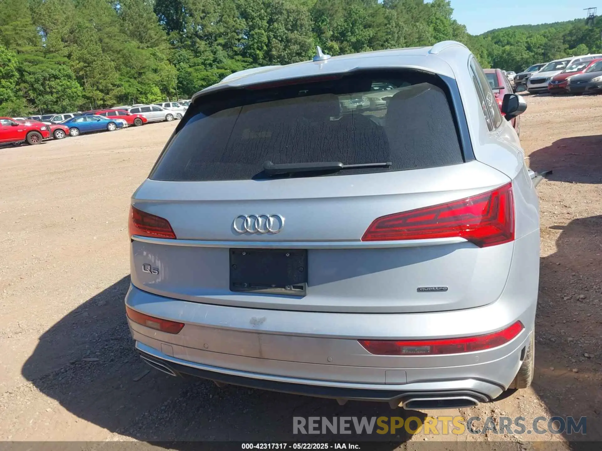 16 Photograph of a damaged car WA1EAAFY8N2075153 AUDI Q5 2022
