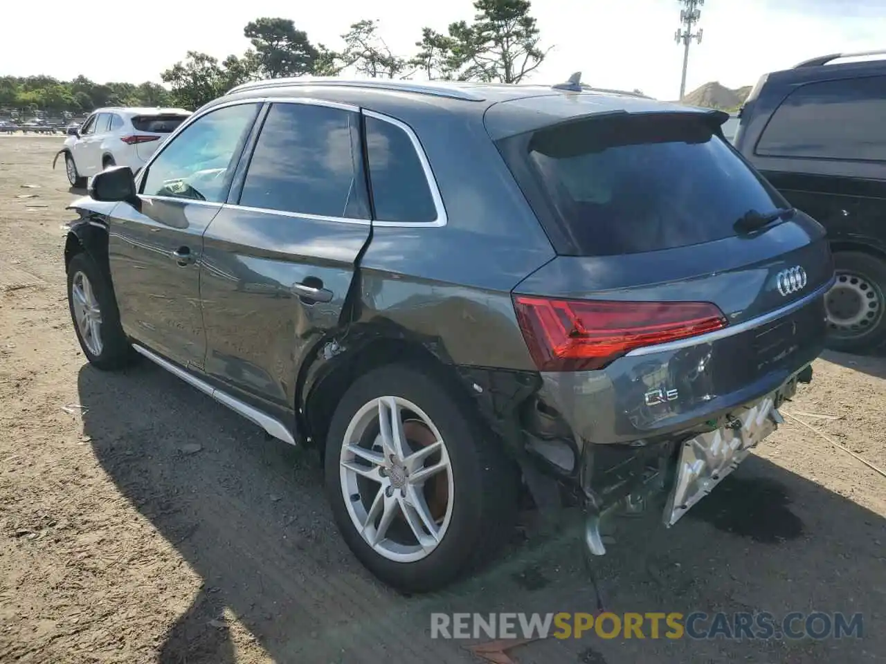 3 Photograph of a damaged car WA1EAAFY8N2075461 AUDI Q5 2022