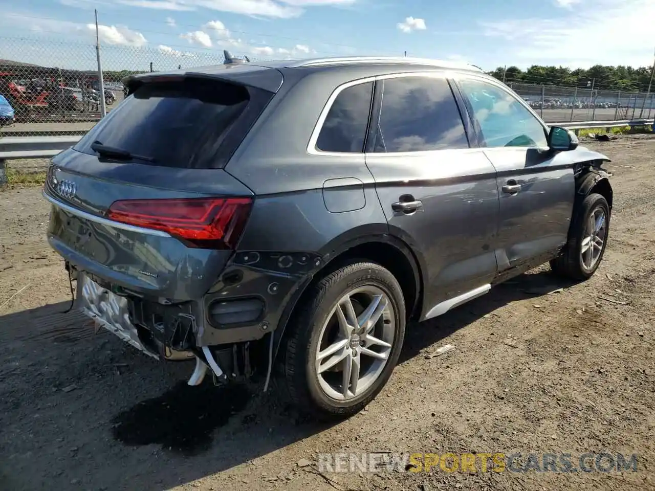 4 Photograph of a damaged car WA1EAAFY8N2075461 AUDI Q5 2022