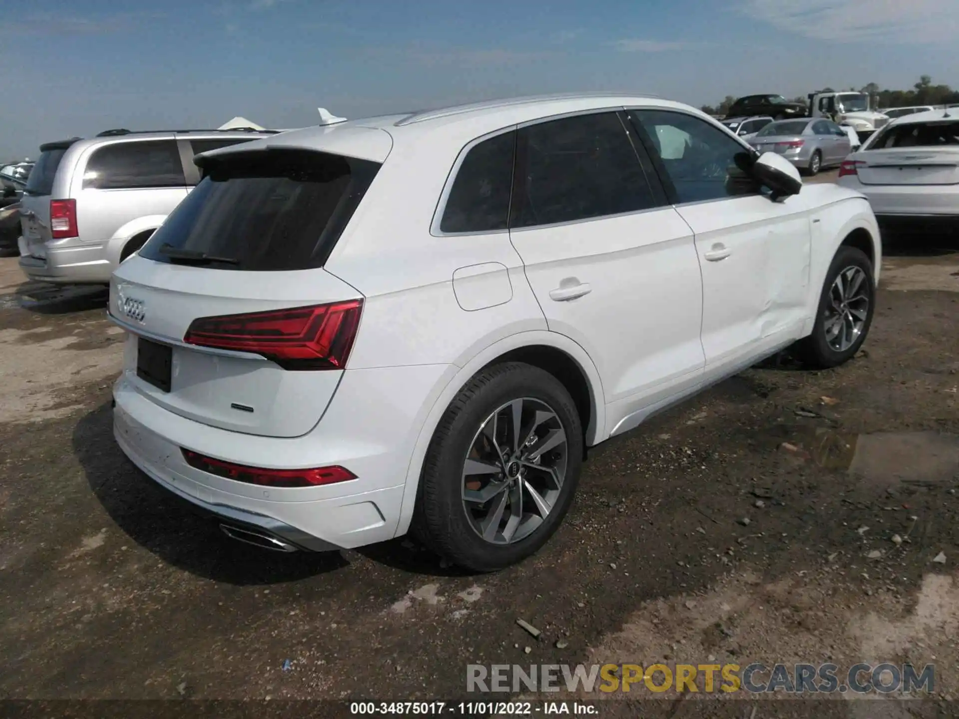 4 Photograph of a damaged car WA1EAAFY8N2107812 AUDI Q5 2022