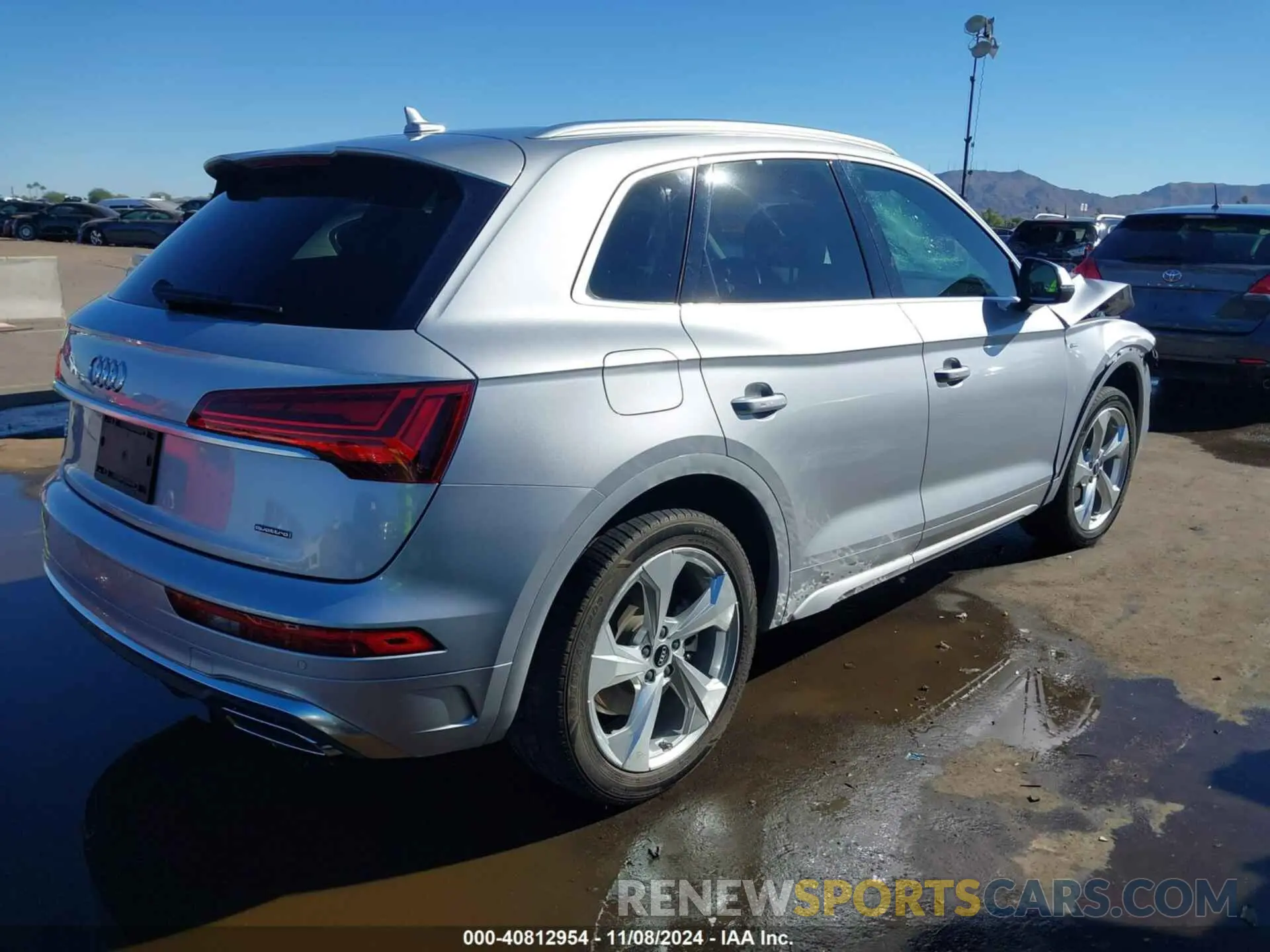 4 Photograph of a damaged car WA1EAAFY9N2004544 AUDI Q5 2022