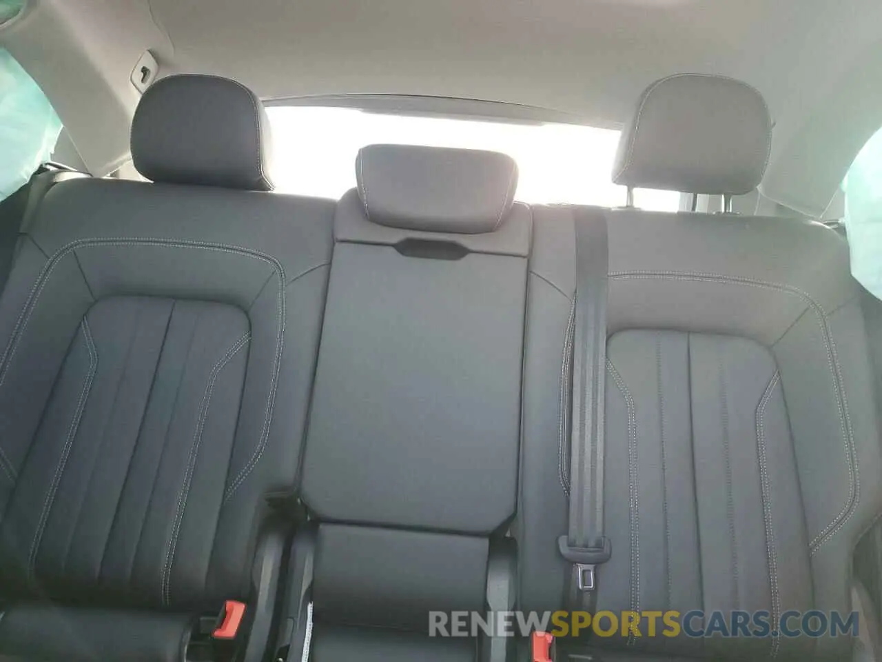 10 Photograph of a damaged car WA1EAAFY9N2018492 AUDI Q5 2022