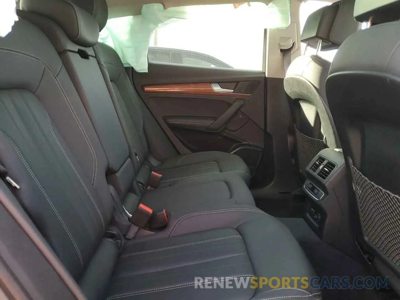 11 Photograph of a damaged car WA1EAAFY9N2018492 AUDI Q5 2022