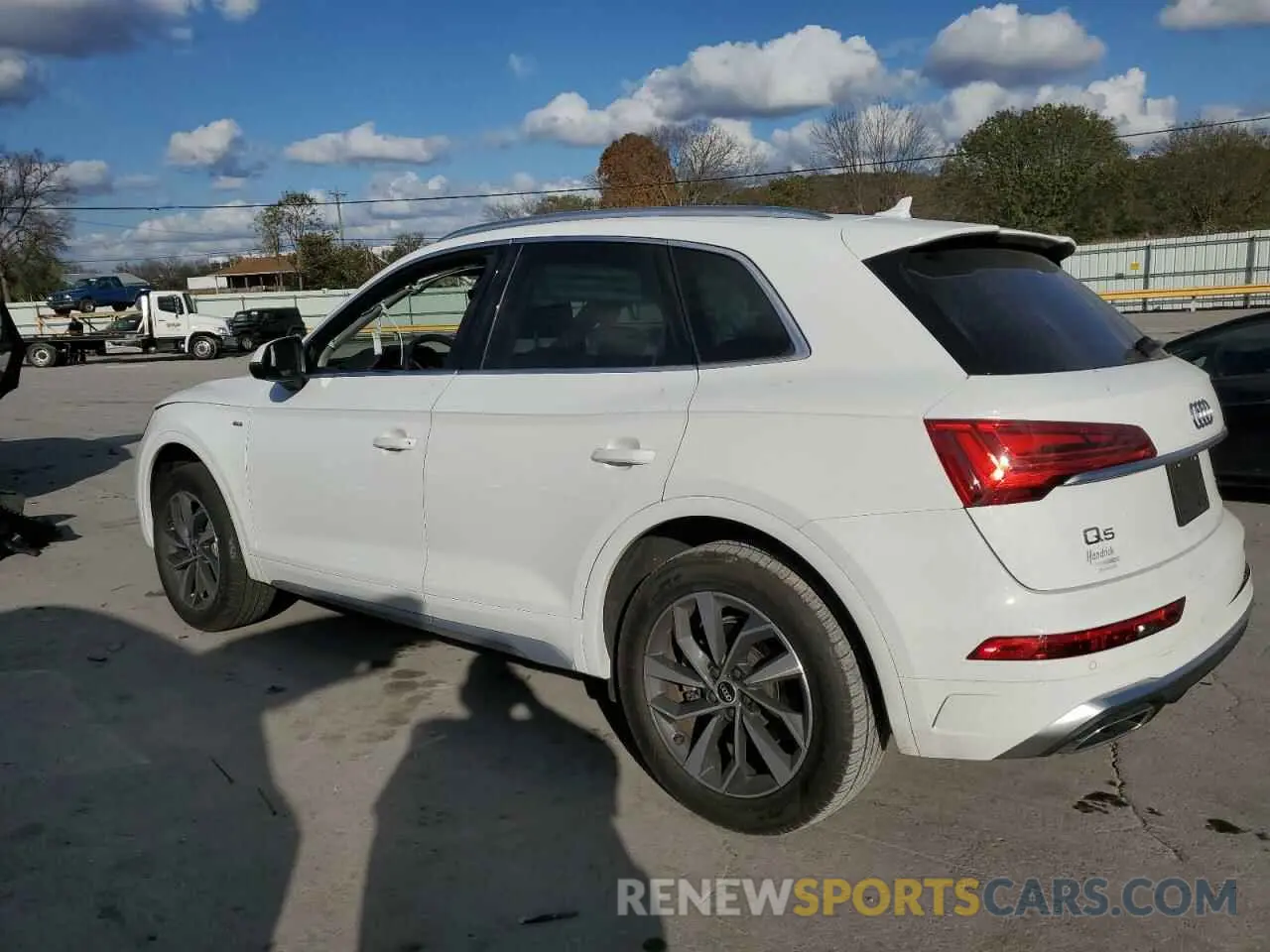 2 Photograph of a damaged car WA1EAAFY9N2018492 AUDI Q5 2022