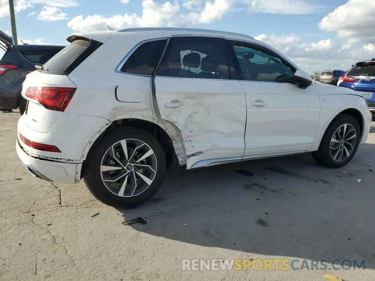3 Photograph of a damaged car WA1EAAFY9N2018492 AUDI Q5 2022