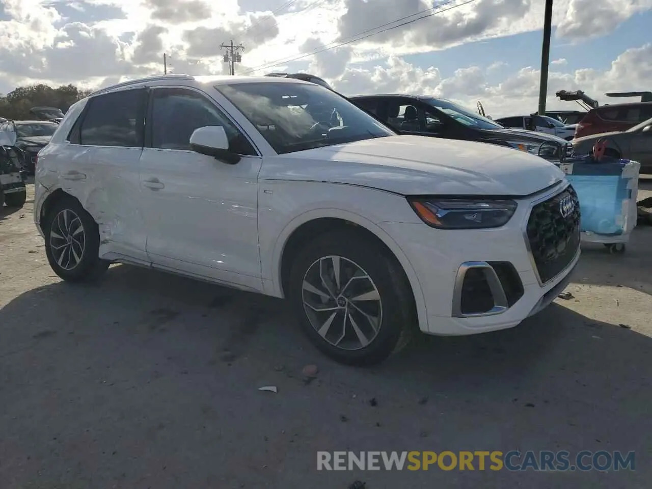 4 Photograph of a damaged car WA1EAAFY9N2018492 AUDI Q5 2022