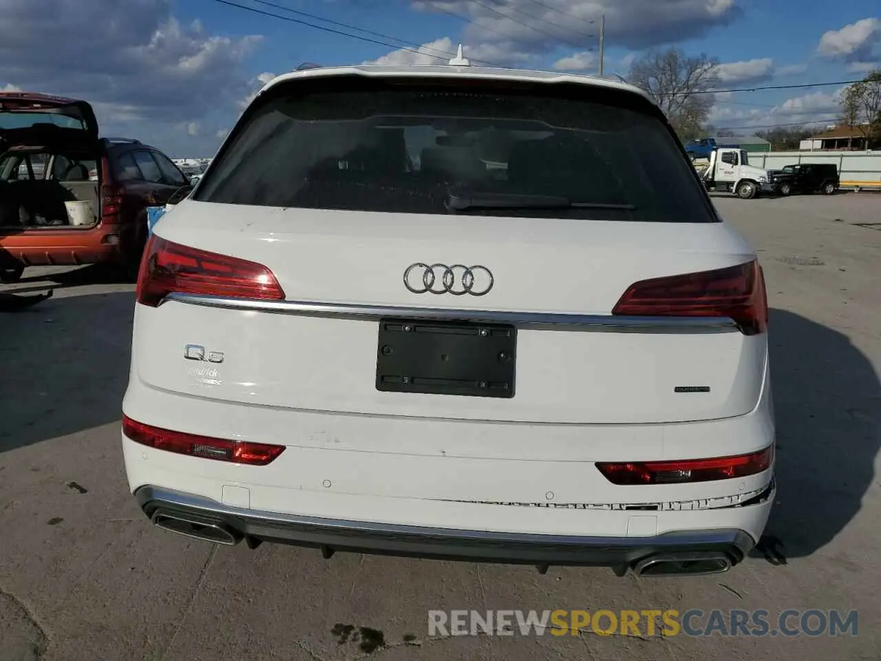 6 Photograph of a damaged car WA1EAAFY9N2018492 AUDI Q5 2022