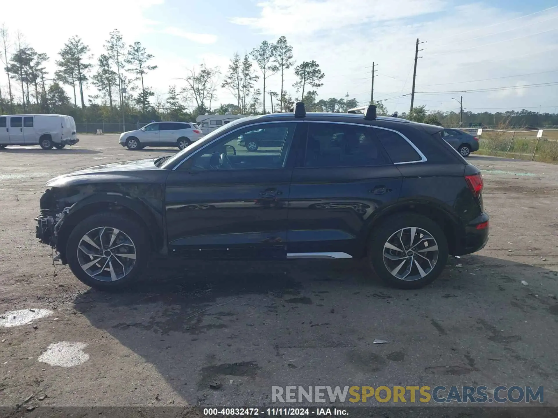 15 Photograph of a damaged car WA1EAAFY9N2071077 AUDI Q5 2022