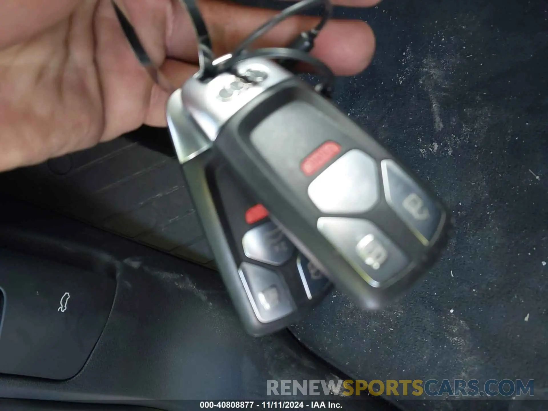 11 Photograph of a damaged car WA1EAAFY9N2071192 AUDI Q5 2022