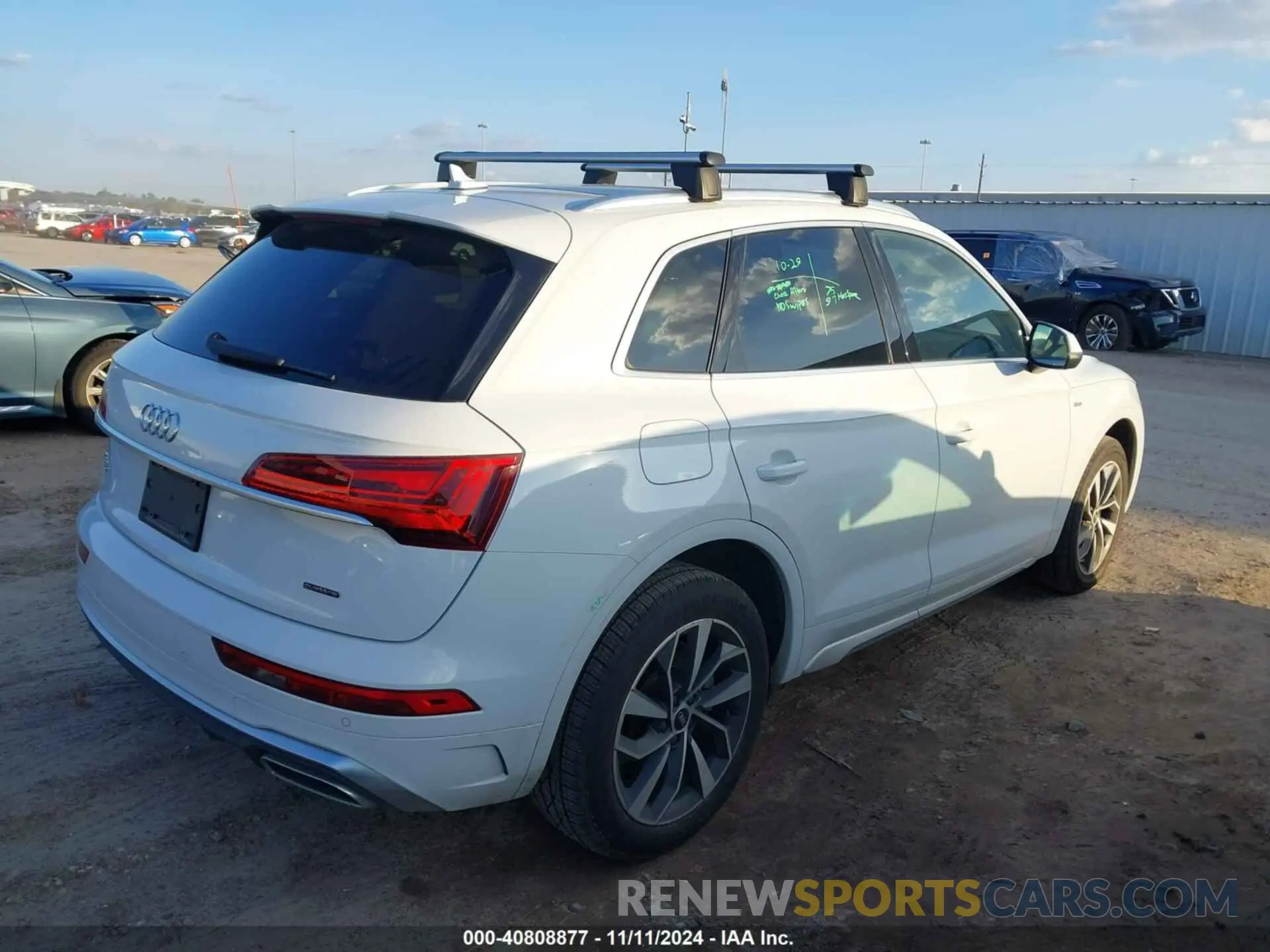 4 Photograph of a damaged car WA1EAAFY9N2071192 AUDI Q5 2022