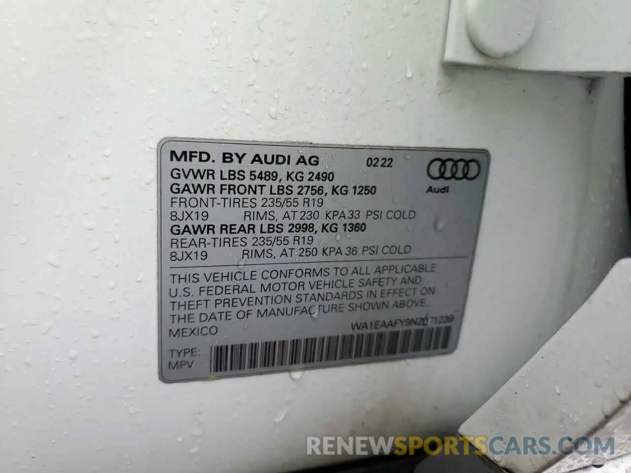 13 Photograph of a damaged car WA1EAAFY9N2071239 AUDI Q5 2022
