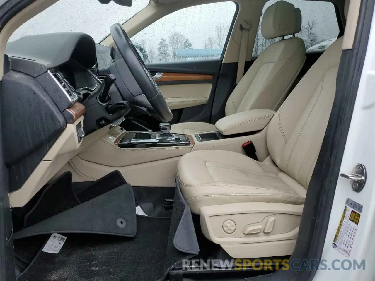7 Photograph of a damaged car WA1EAAFY9N2071239 AUDI Q5 2022