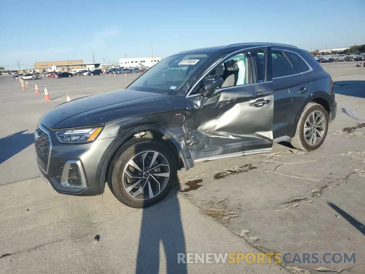 1 Photograph of a damaged car WA1EAAFY9N2083214 AUDI Q5 2022