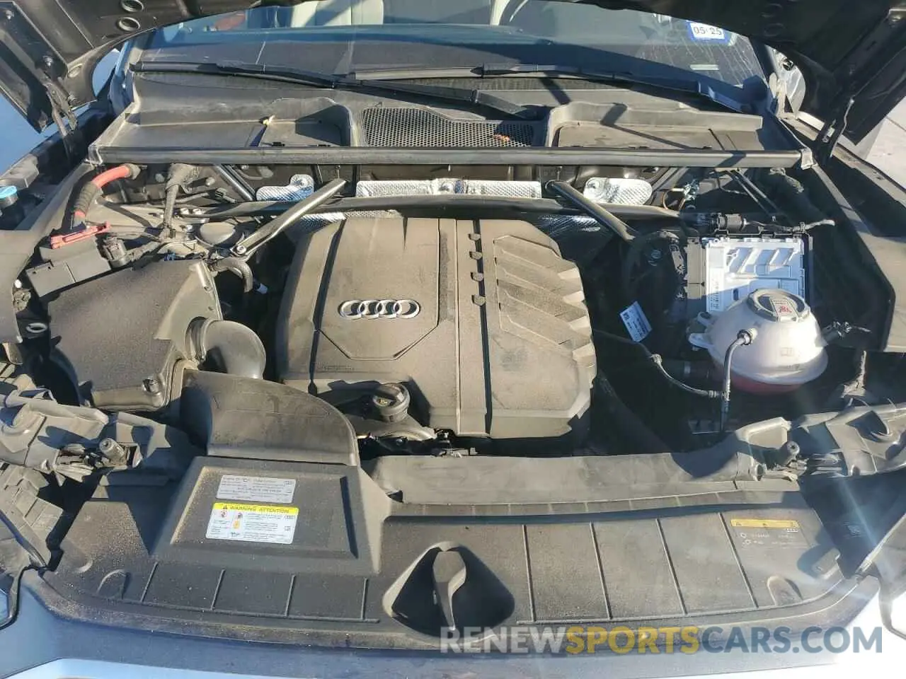 11 Photograph of a damaged car WA1EAAFY9N2083214 AUDI Q5 2022