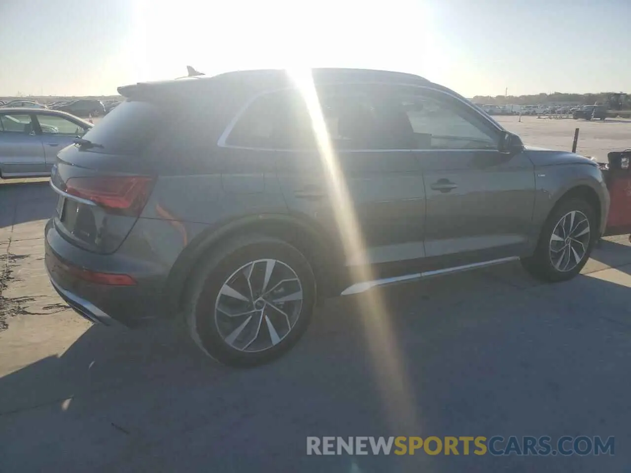 3 Photograph of a damaged car WA1EAAFY9N2083214 AUDI Q5 2022