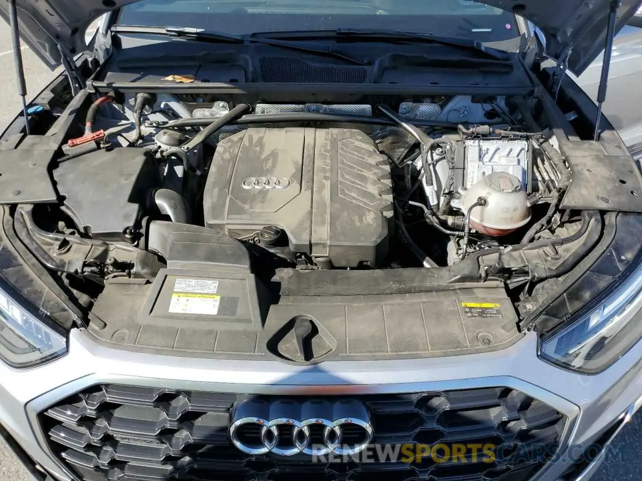 12 Photograph of a damaged car WA1EAAFY9N2134775 AUDI Q5 2022