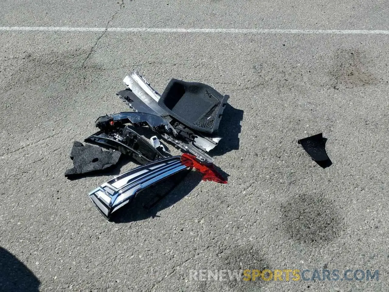 13 Photograph of a damaged car WA1EAAFY9N2134775 AUDI Q5 2022