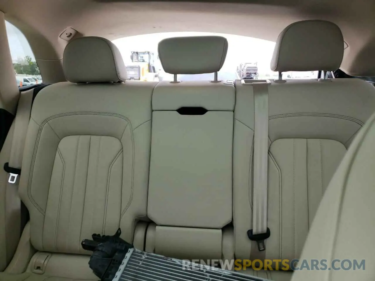 10 Photograph of a damaged car WA1EAAFYXN2044762 AUDI Q5 2022