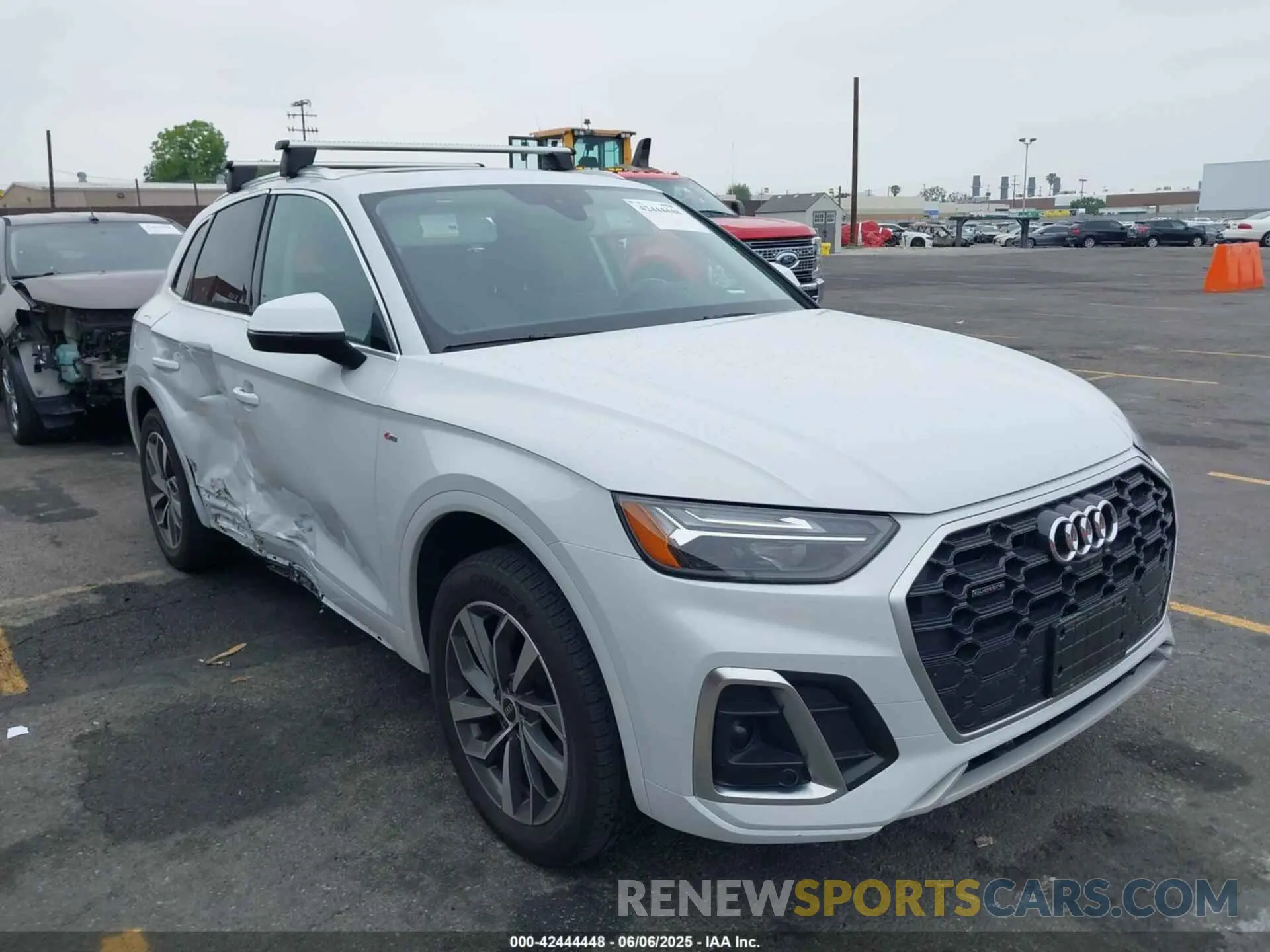 1 Photograph of a damaged car WA1EAAFYXN2075073 AUDI Q5 2022