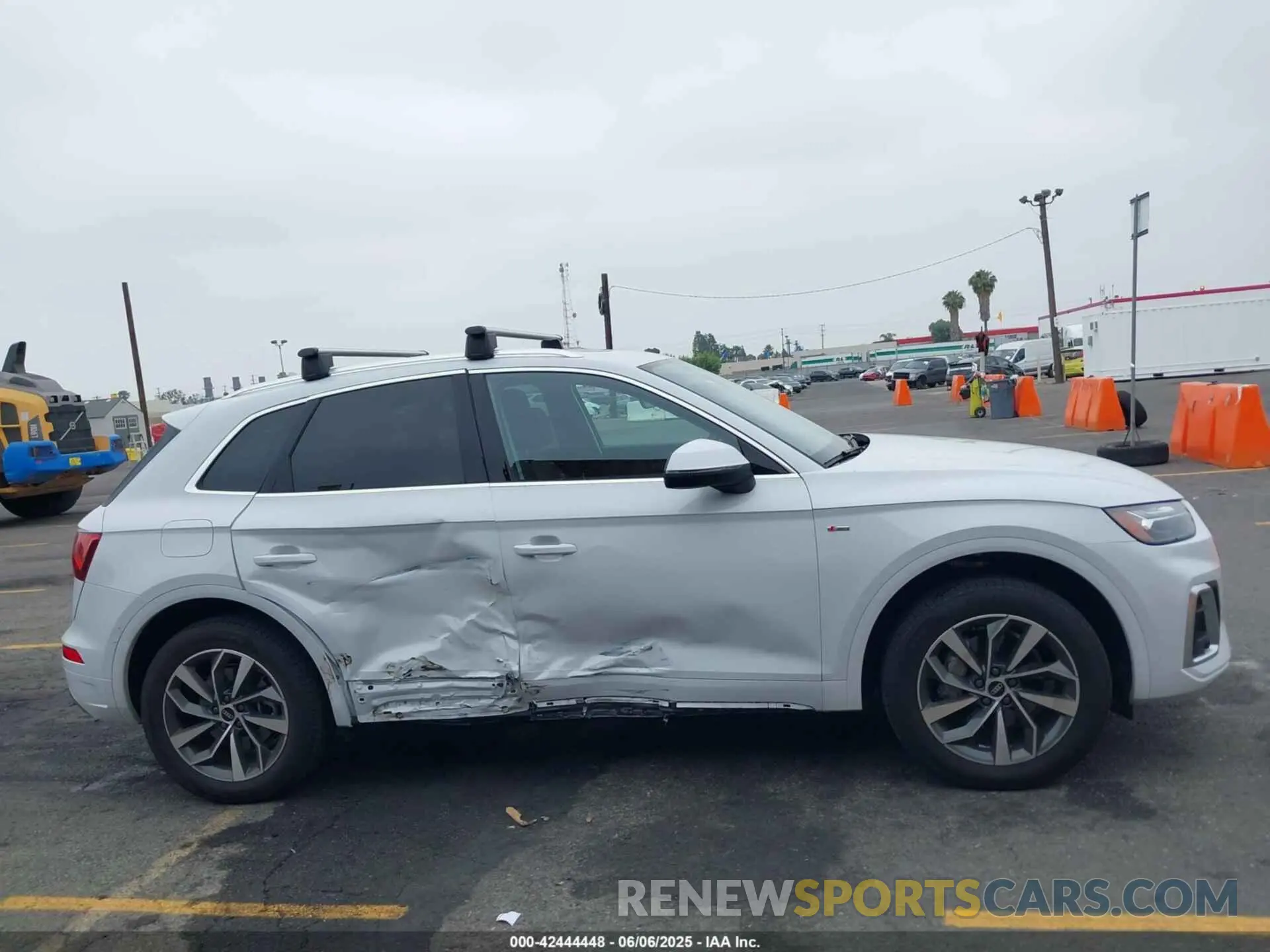 13 Photograph of a damaged car WA1EAAFYXN2075073 AUDI Q5 2022